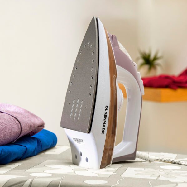 Olsenmark Steam Iron, 1600W, Lightweight, 100ml Water Tank-OMSI1828