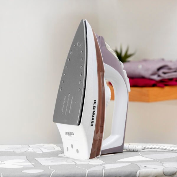 Olsenmark Steam Iron, 1600W, Lightweight, 100ml Water Tank-OMSI1828