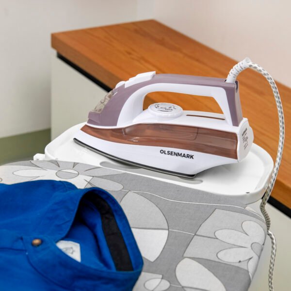 Olsenmark Steam Iron, 1600W, Lightweight, 100ml Water Tank-OMSI1828