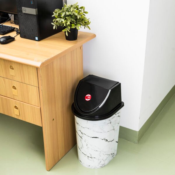 Plastic Dust Bin