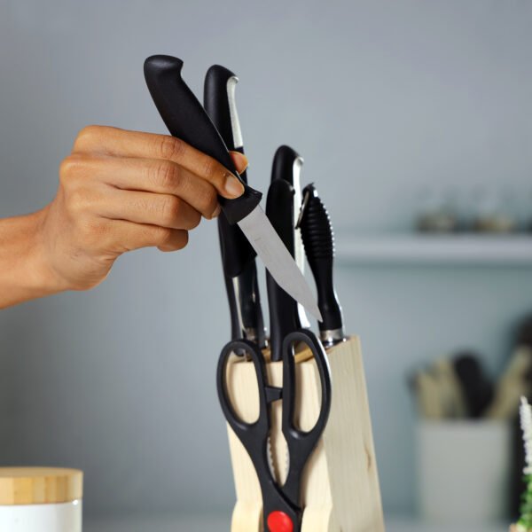 Royalford 8Pcs Kitchen Knives Set With Wooden Block, RF10229 Royalford 8Pcs Kitchen Knives Set With Wooden Block, RF10229